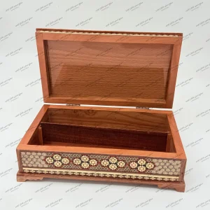 جا کارد و چنگال چوبی طرح کلبه با خاتم‌کاری صلیبی دستساز صنایع دستی شایان ایوبی
